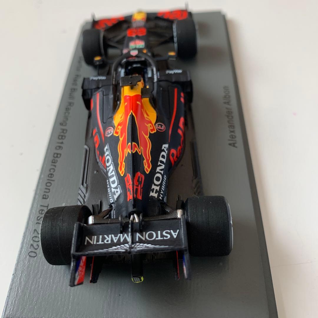 Aston Martin Red Bull Racing RB16 アルボン
