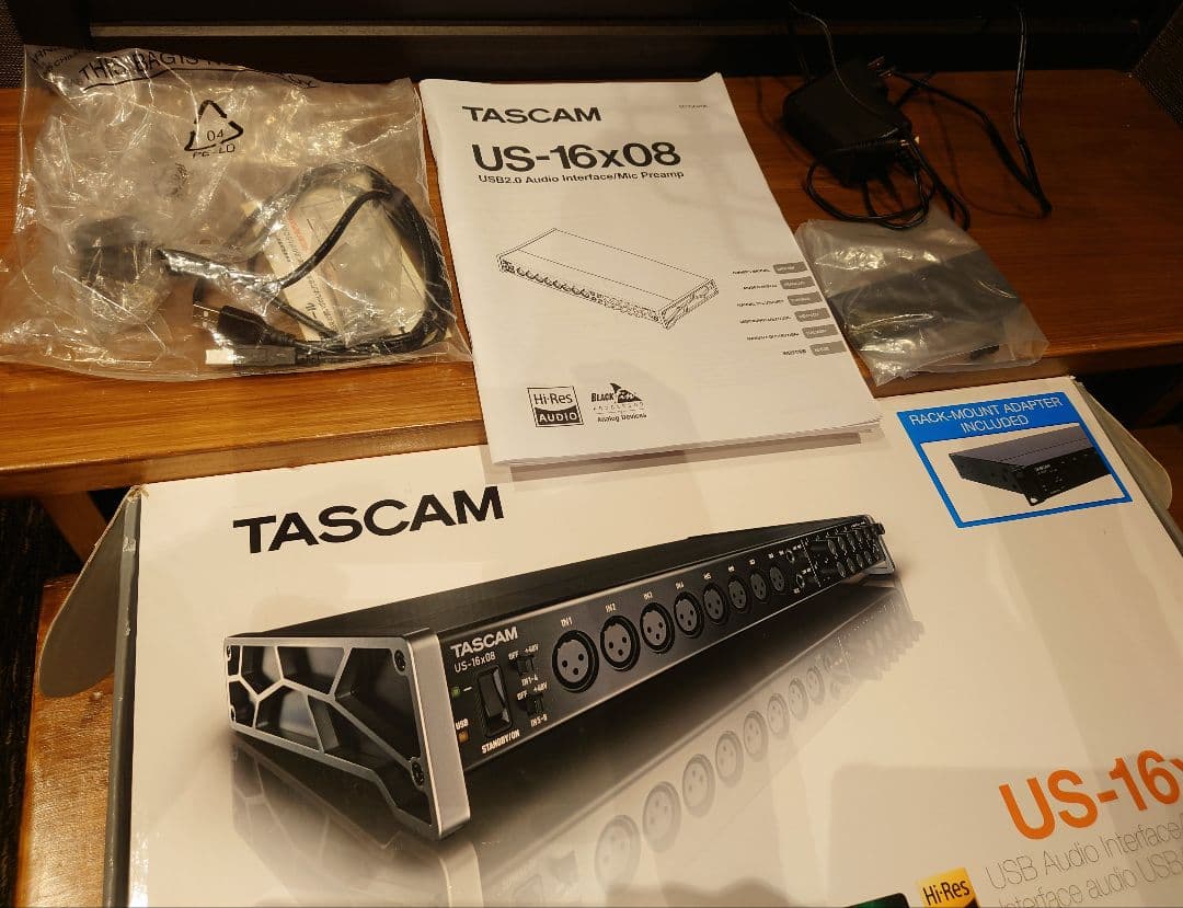 TASCAM US-16x08 オーディオインターフェイス