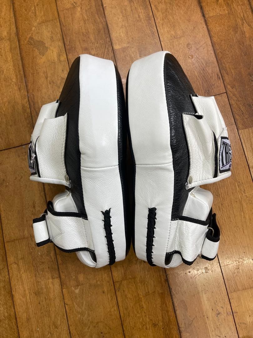 THAISMA ストライカーミット