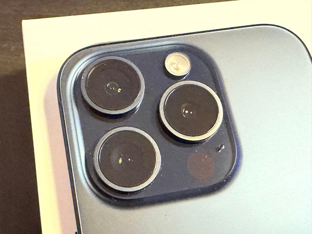 [美品] Apple iPhone 15 Pro 256GBブルーチタニウム