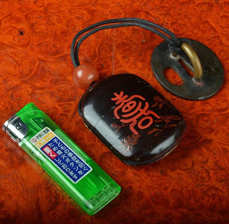 時代提げ物　朱蒔絵寿文字印籠　銅鍔根付　V　R4751