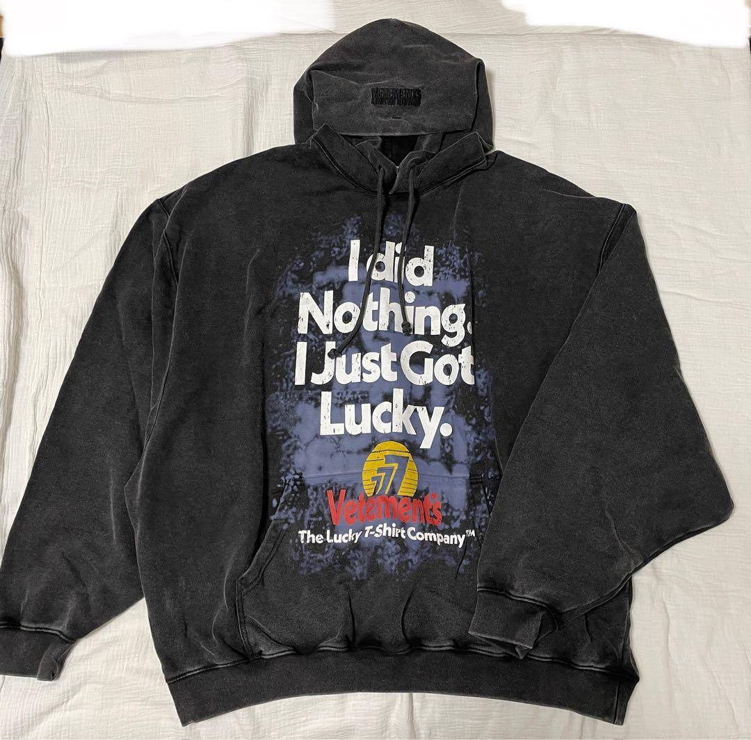 VETEMENTS ヴェトモン　ユニセックス　パーカー　Lサイズ