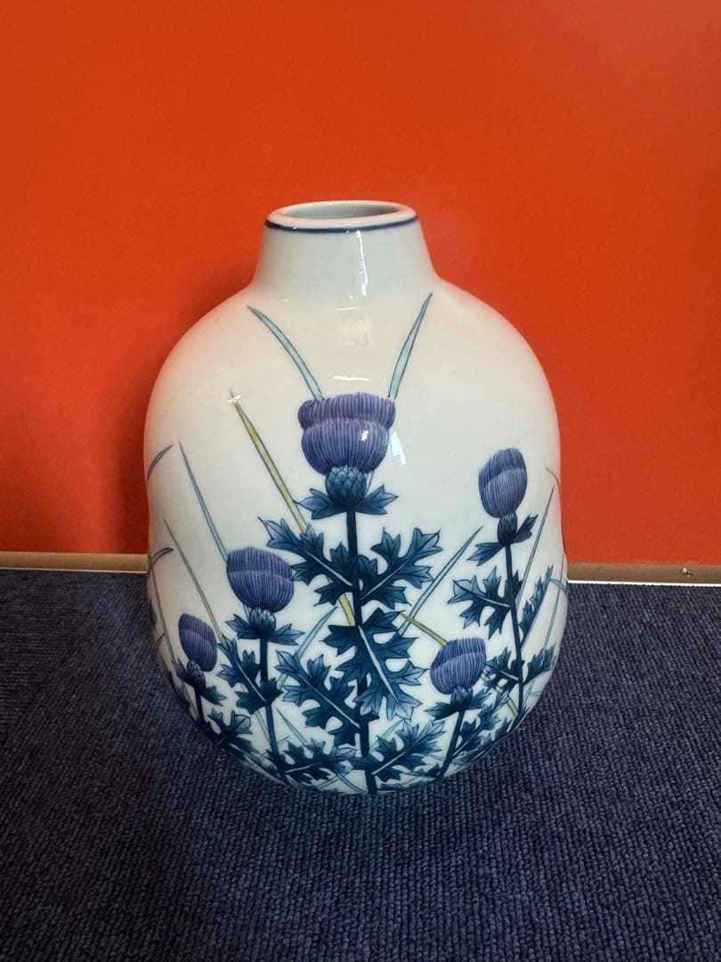 2056  有田焼　視行窯　視行作　染付花草　花瓶