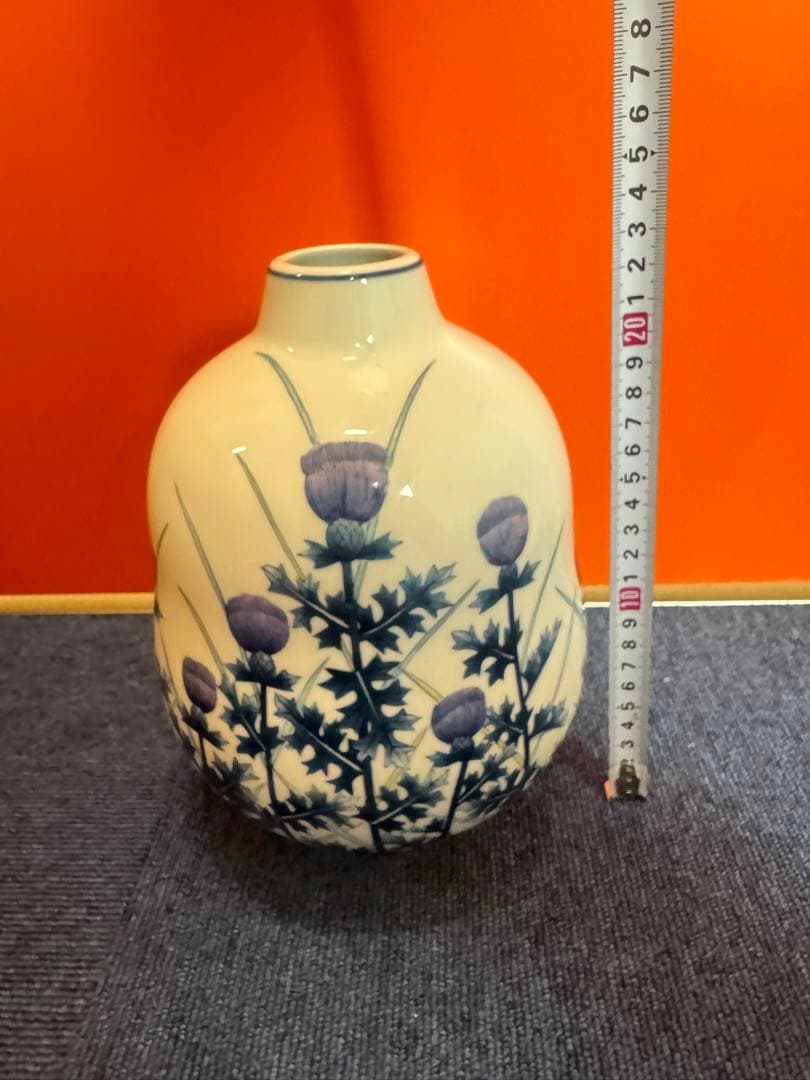 2056  有田焼　視行窯　視行作　染付花草　花瓶