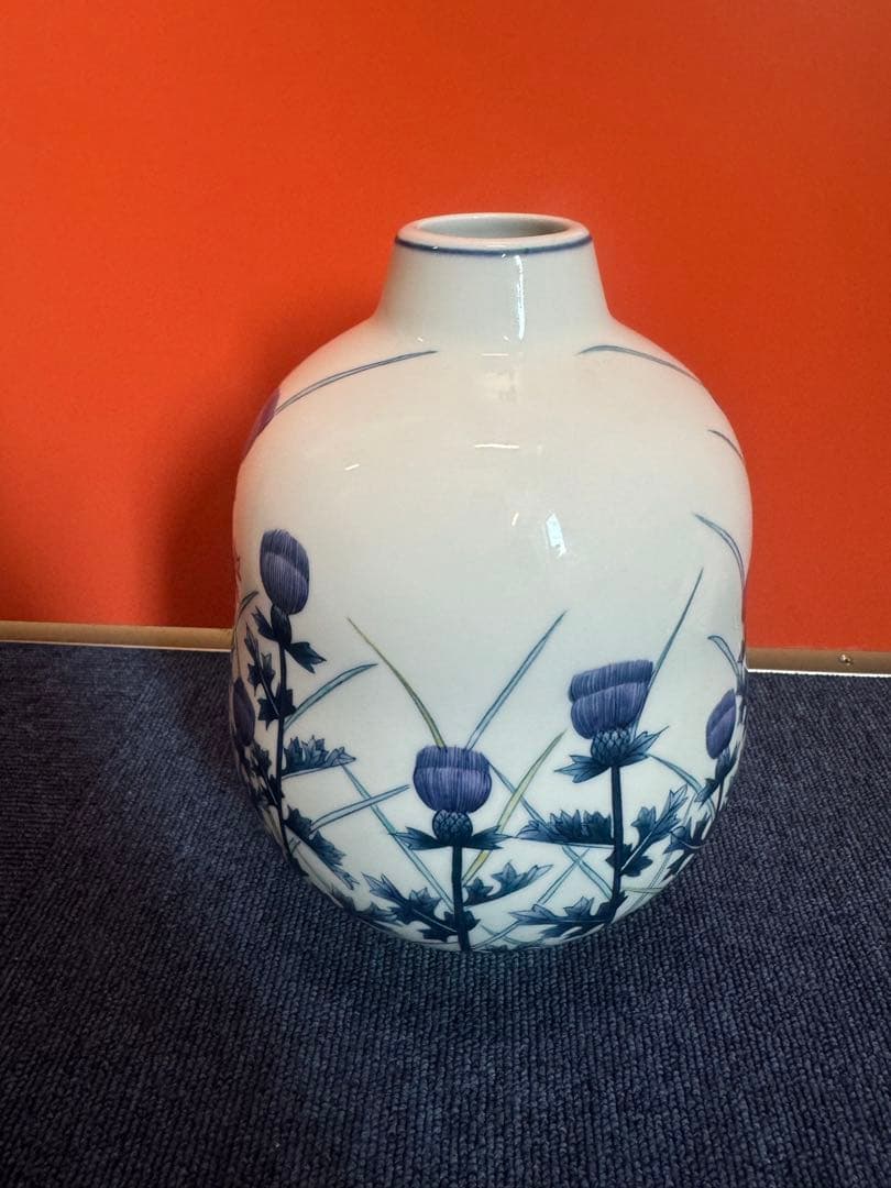 2056  有田焼　視行窯　視行作　染付花草　花瓶