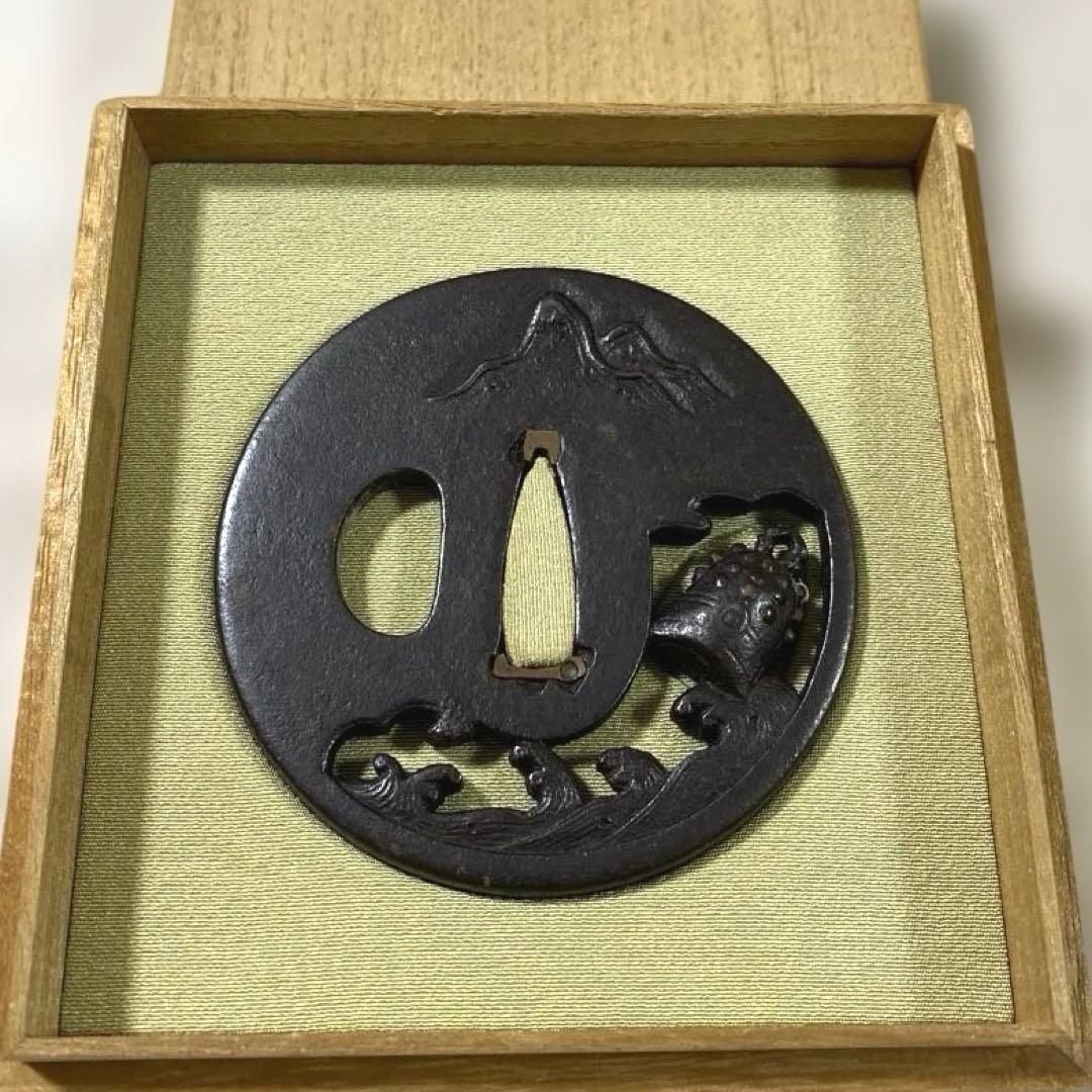 B-50 鍔　鉄地　武具　刀装具　日本刀　骨董品　時代物　美術品　工芸品