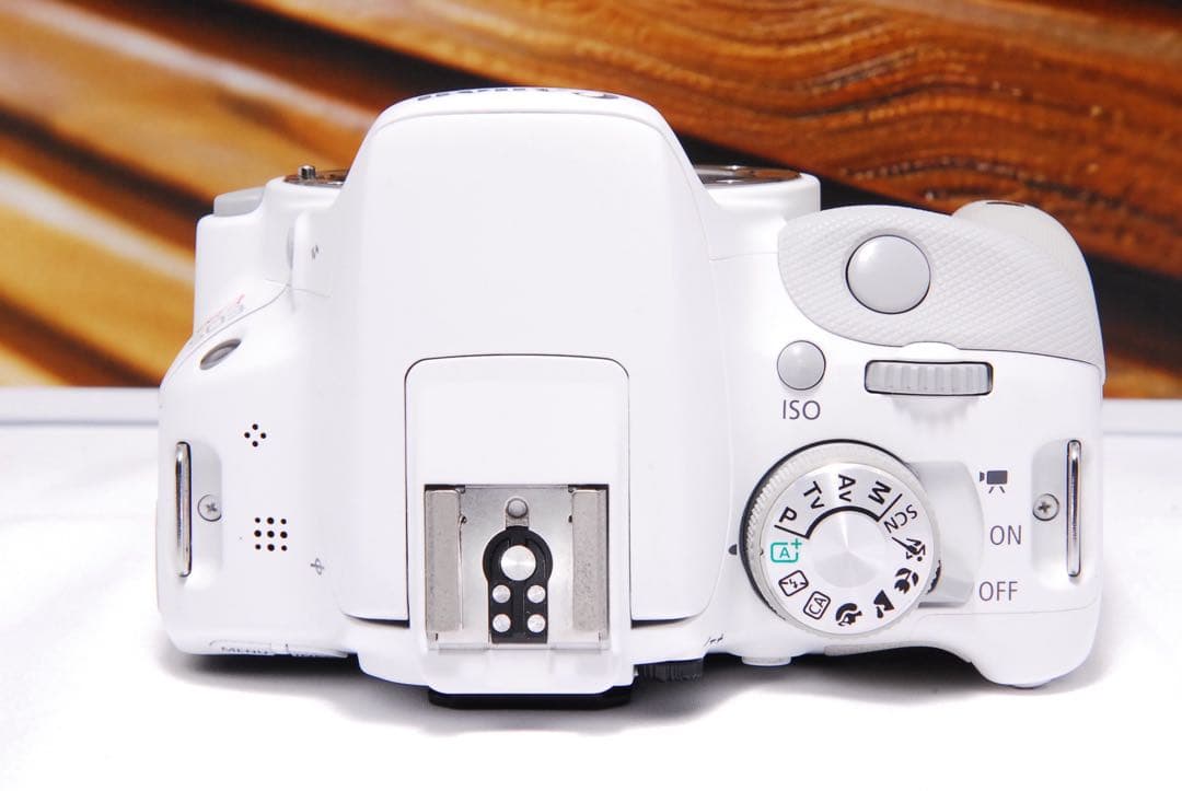 【ショット数700回】Canon EOS kiss X7 ホワイト スマホ転