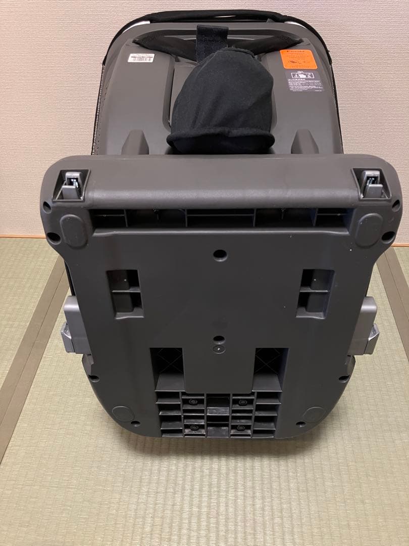 Combi ISOFIXチャイルドシート セイブトレック　エッグショックTB