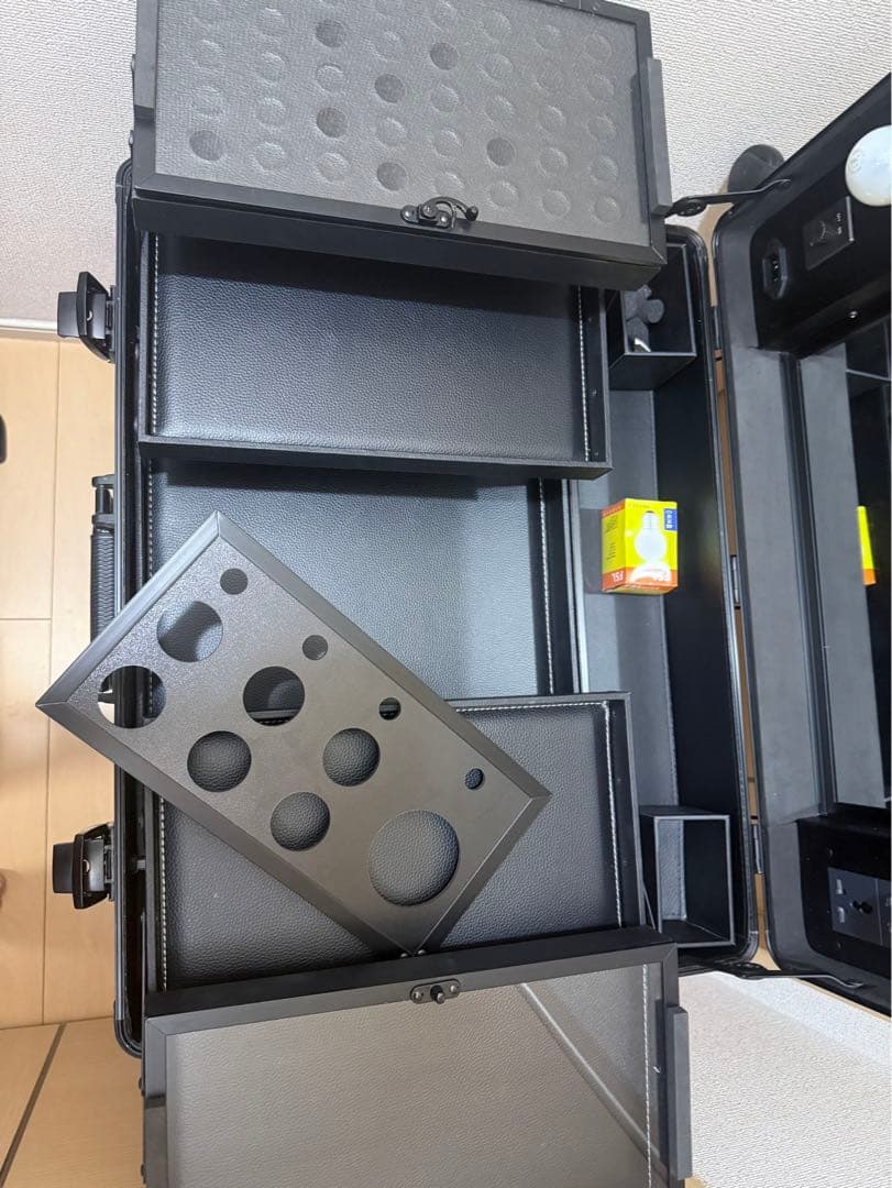 プロ用　持ち運び式　メイクボックス　キャリーケース　ブラック　女優ミラー