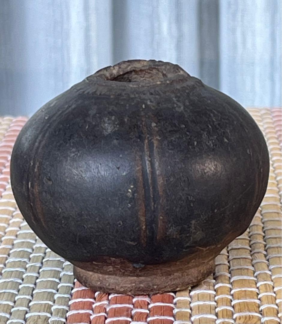 クメール黒釉刻線文壺　 12～13世紀遺跡発掘品カンボジア　埋蔵文化財 貴重標本