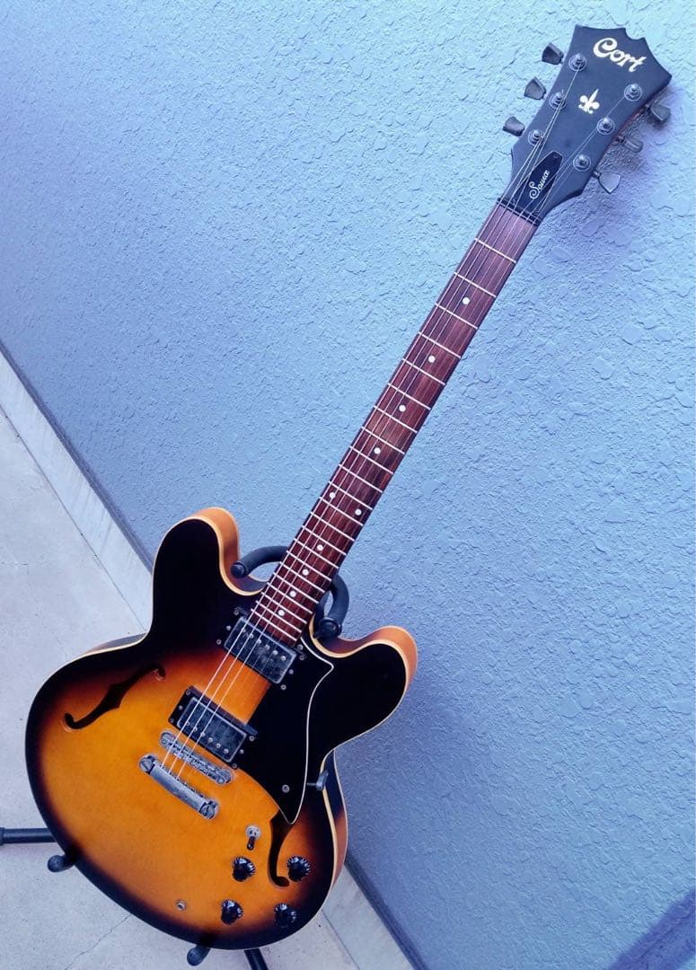 Cort Source 335 セミアコ