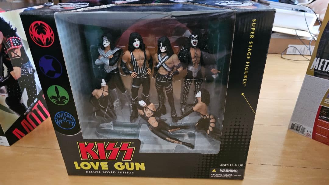 KISS LOVE GUN デラックスボックス版 フィギュア