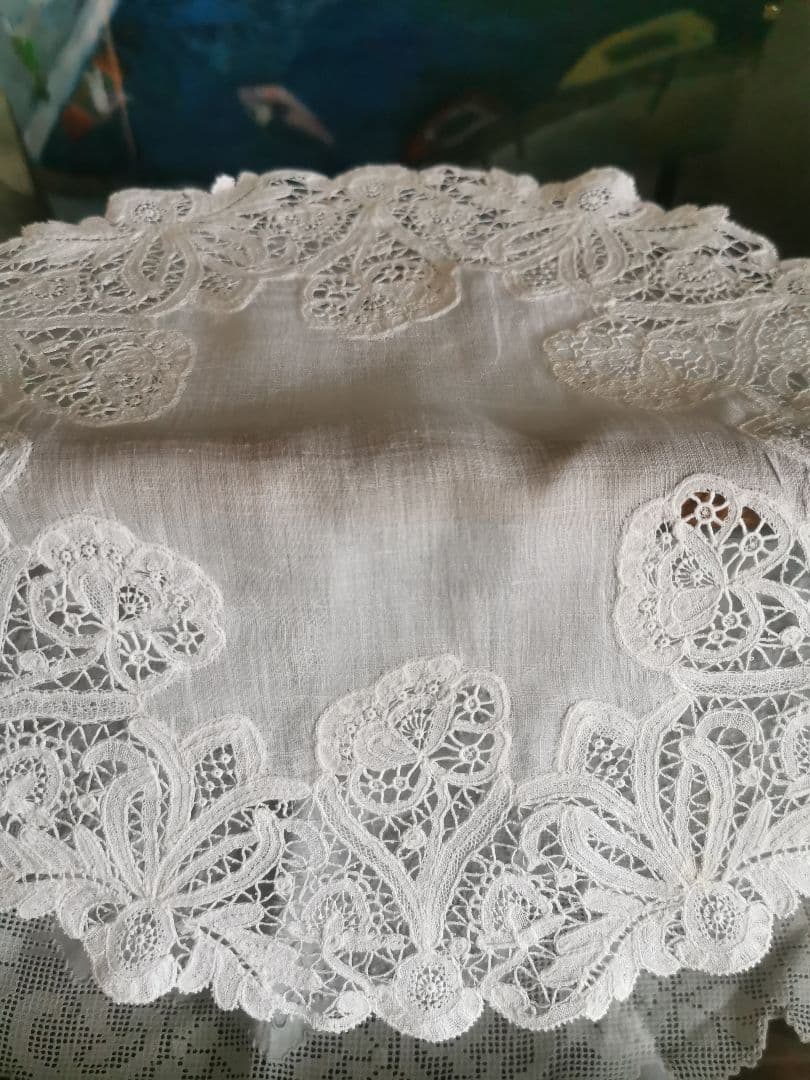 アンティーク ベルギー ポワンドローズ 薔薇と蕾 ニードルワーク レースドイリー