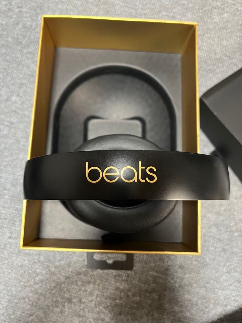 Beatsstudio3 wireless 正規品 ヘッドバンドにヒビ