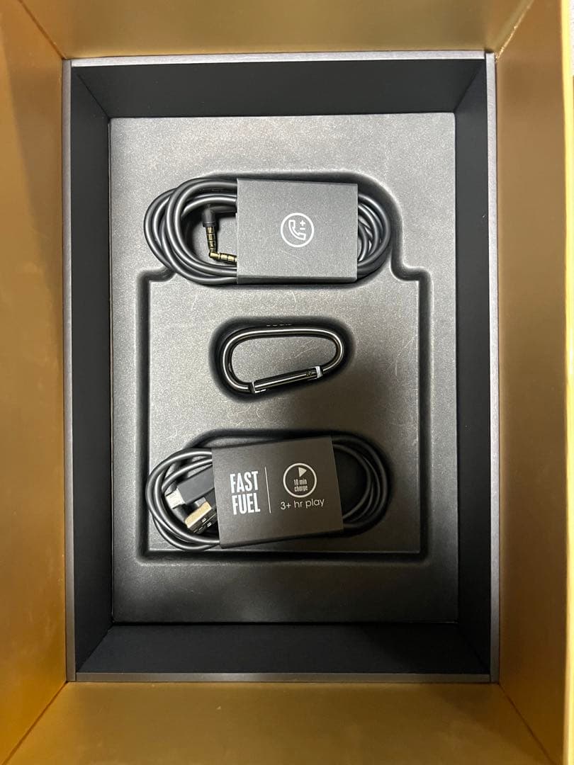 Beatsstudio3 wireless 正規品 ヘッドバンドにヒビ