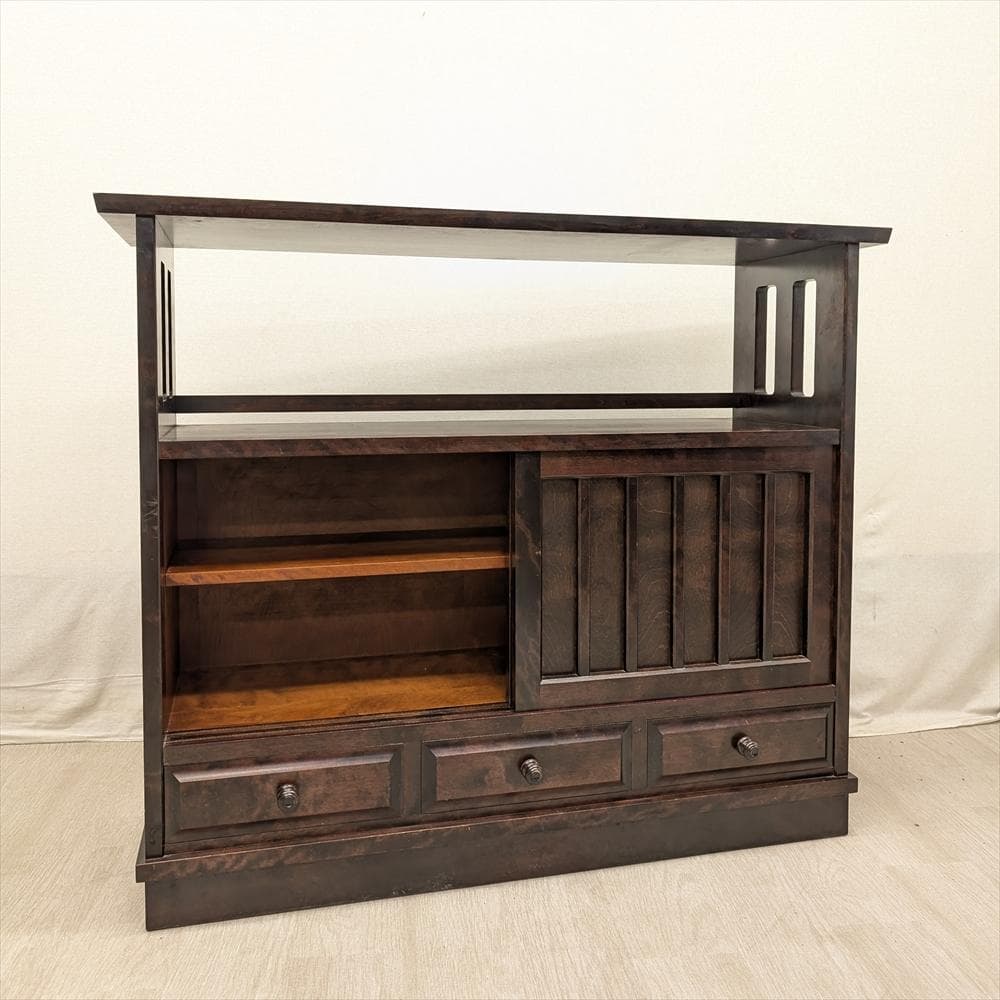 海道民芸家具　樺 カバ材　無垢　引き戸　飾り棚　茶棚　サイドボード　キャビネット