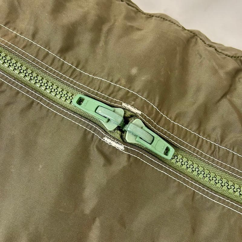 【希少】フランス軍 AERAZUR パラシュートバッグ 65L 樹脂製ジッパー