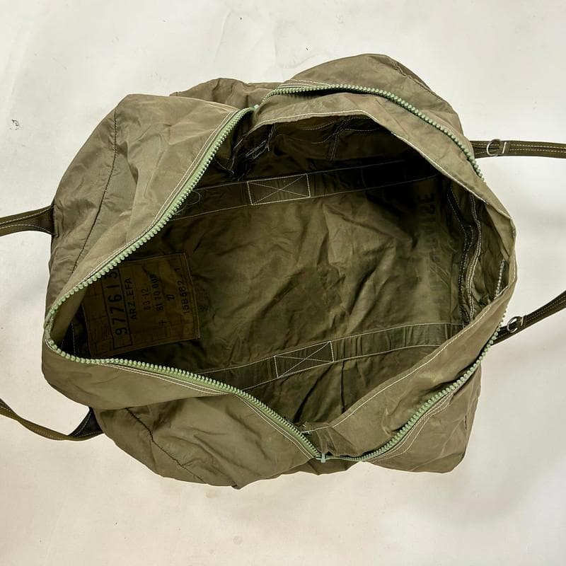【希少】フランス軍 AERAZUR パラシュートバッグ 65L 樹脂製ジッパー