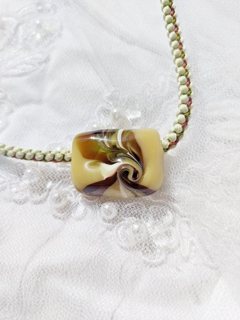 吉田正子トンボ玉（貳拾參）　「江戸組み紐」ネックレス　ガラス玉に込めた日本画