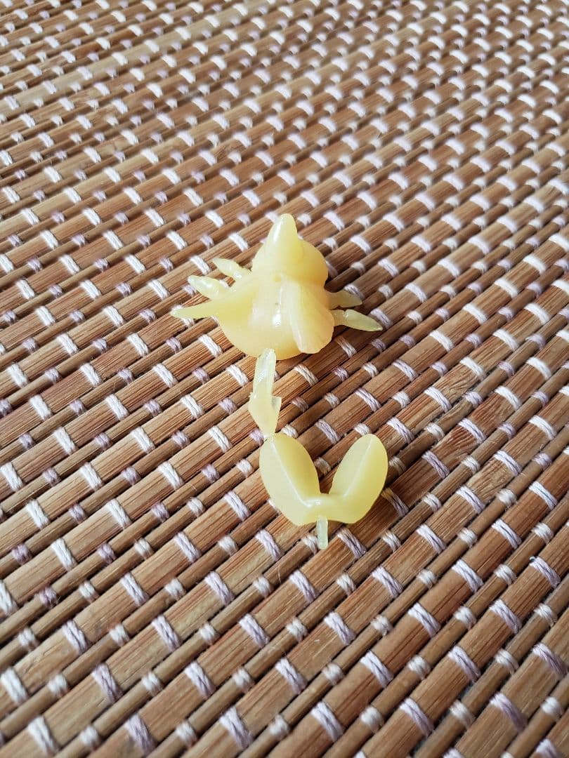 ファミコンチョコ消しゴム　メトロイド　ゼブ　未切り　キャラクター　キン消し