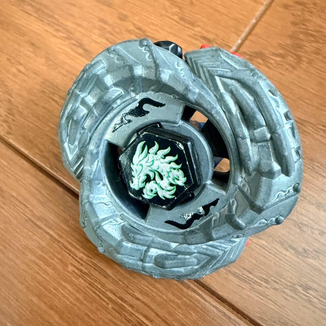 a*3様 メタルファイトベイブレードセット まとめ売り 獣エンブレム付き　第二世