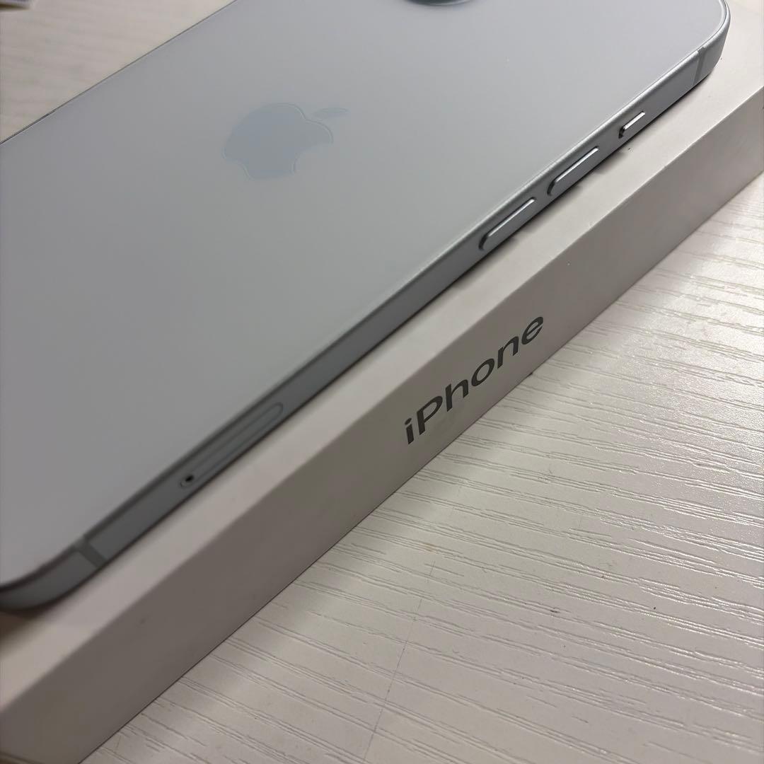 iPhone15 128GB ブルー SIMフリー 極美品