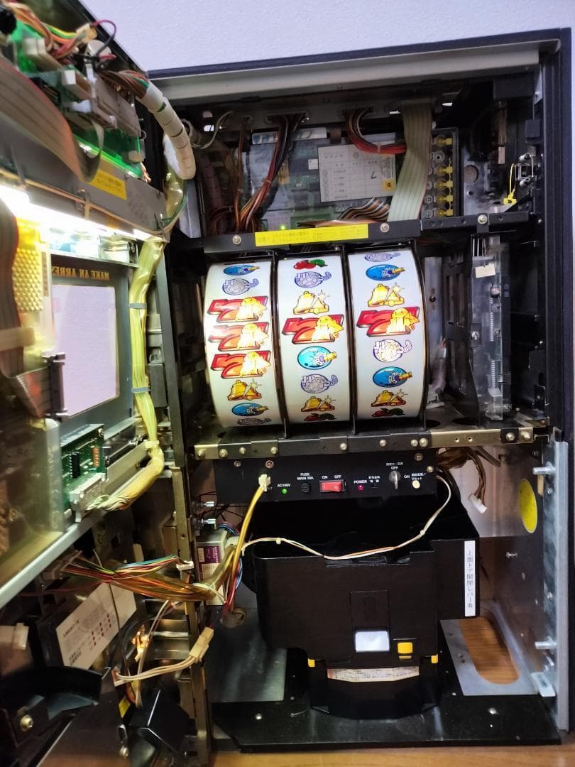 【パチスロ実機】平和★主役は銭形【不要機付き】４号機・希少台・人気台