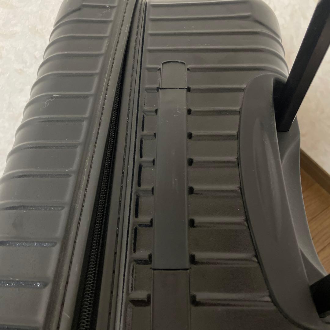 RIMOWA リモワ　82L サルサ　キャリーケース　2輪　851.70 黒