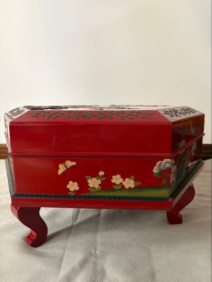 紅房 べんぼう 琉球漆器 朱漆花鳥箔絵六角東道盆 梅 牡丹 鳥 蝶