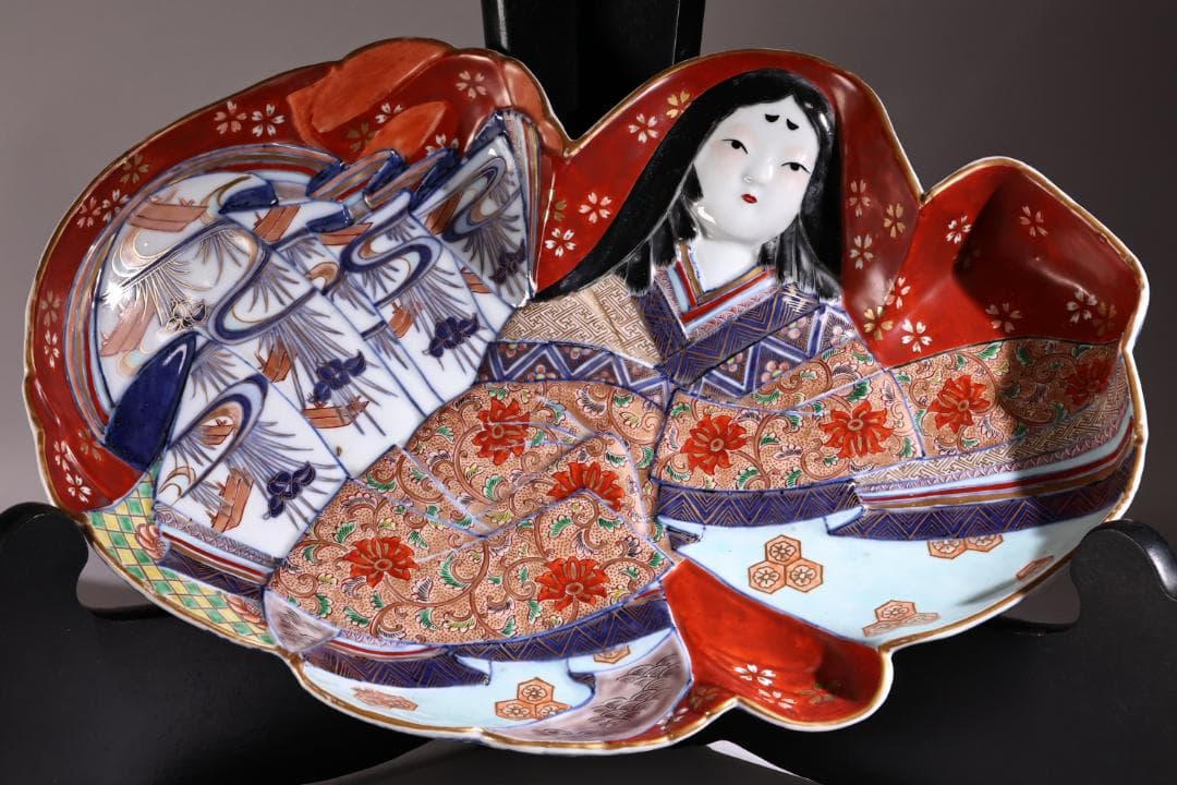 江戸中期　古伊万里　美人形　飾皿　変形皿　色絵金彩　巾40.5㎝ BJ201
