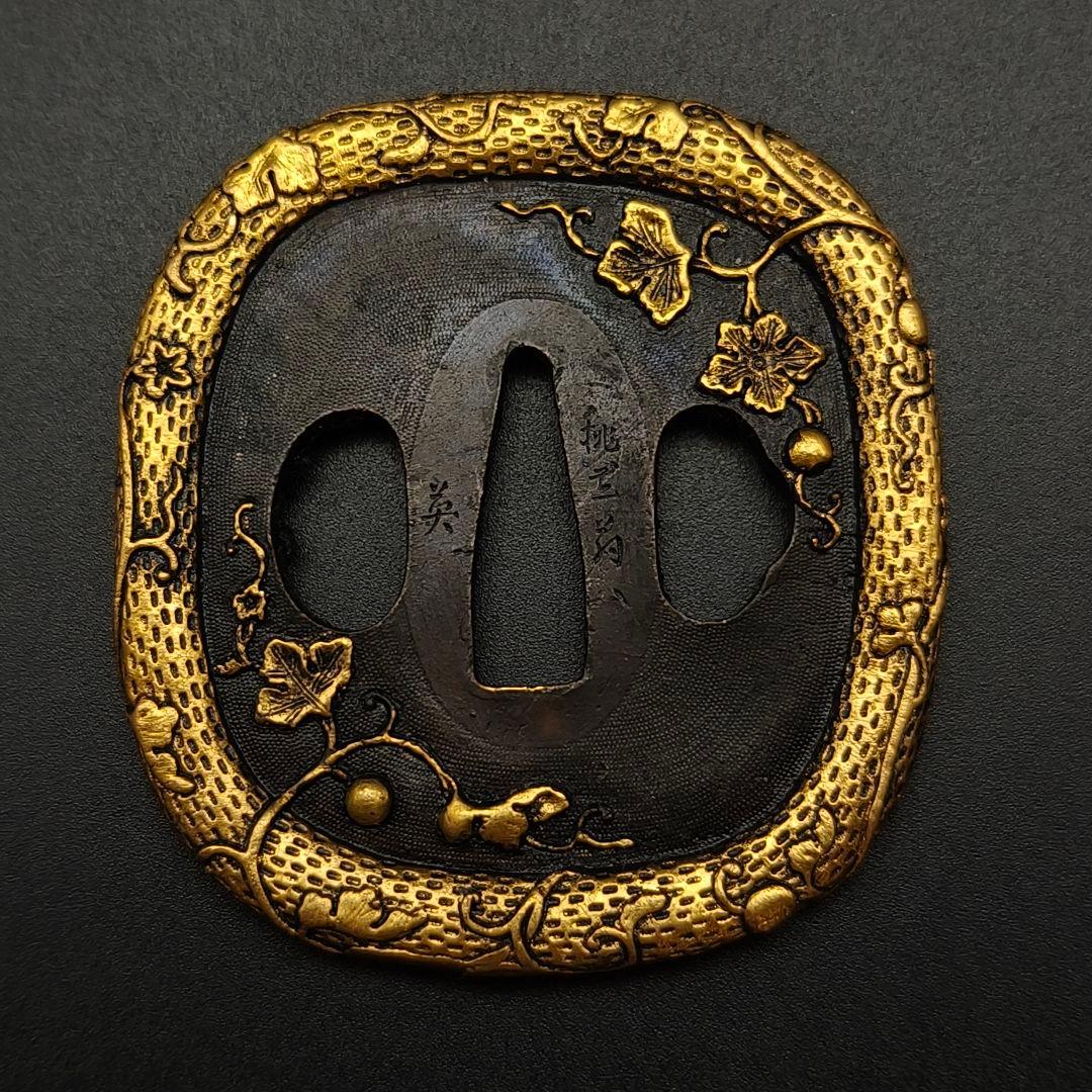 い*ん様 日本刀装具　刀鍔　花の図　銅地　細工　金銀メッキ　刀剣美術　武道具