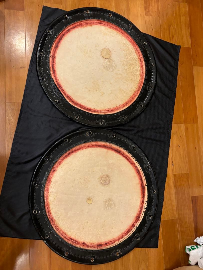 価格30万円程●和太鼓 桶胴太鼓　2尺3寸70cm 牛皮　張り替え用 両面 二枚