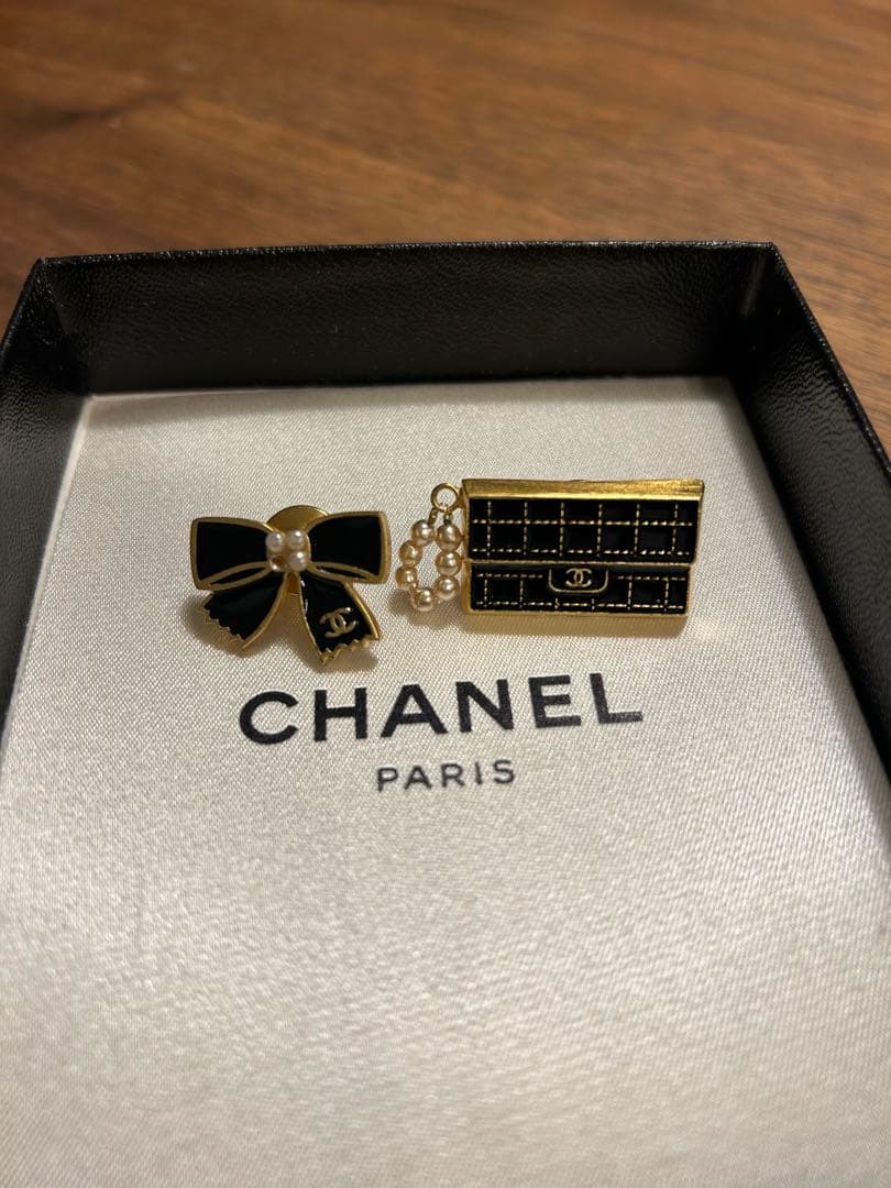 CHANELピンブローチ2つセット