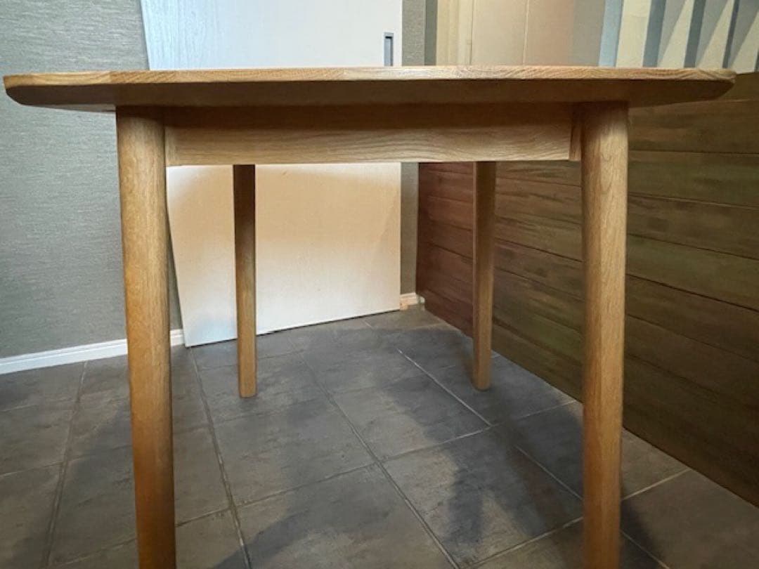 ウニコ　ソルク　テーブル