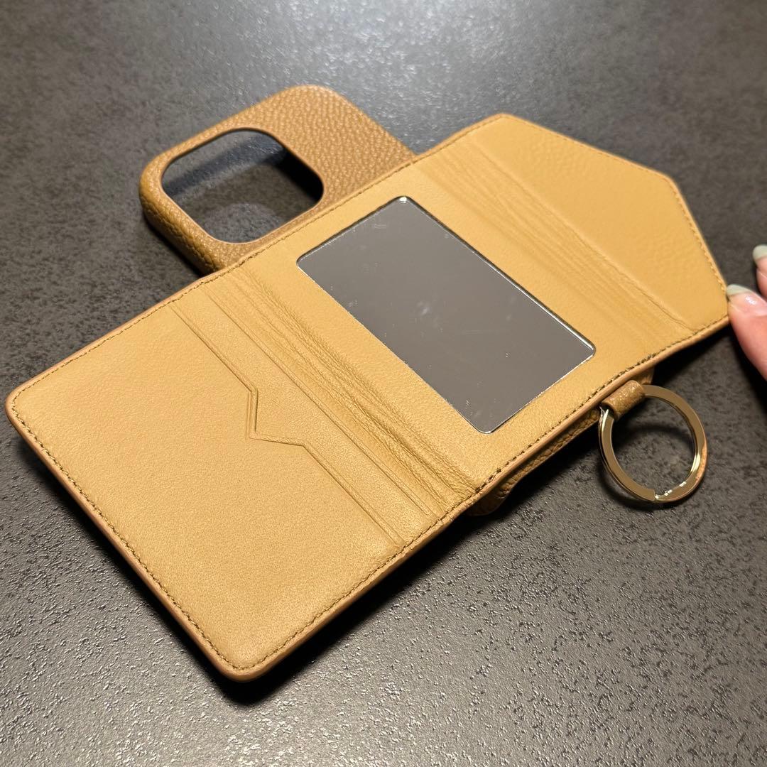 iPhone15Pro しいちゃん　スマホケース　リップケース　ベージュ