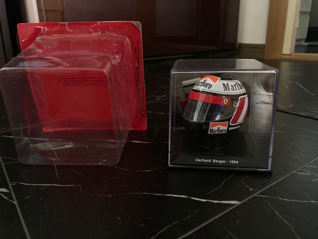 希少　マルボロ仕様　ビッグスケールF1コレクション　ベルガー　1/5 ヘルメット