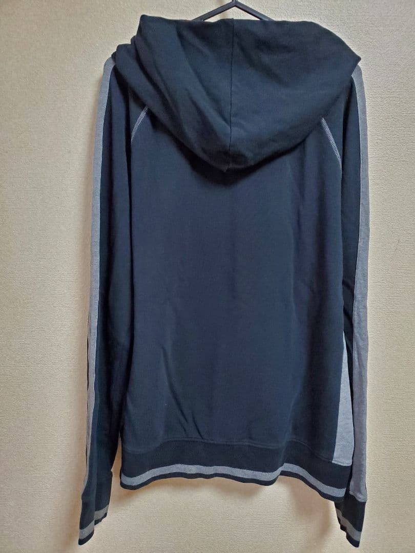 バーバリー　ブラックレーベル ホースマーク入り　ジップアップパーカー