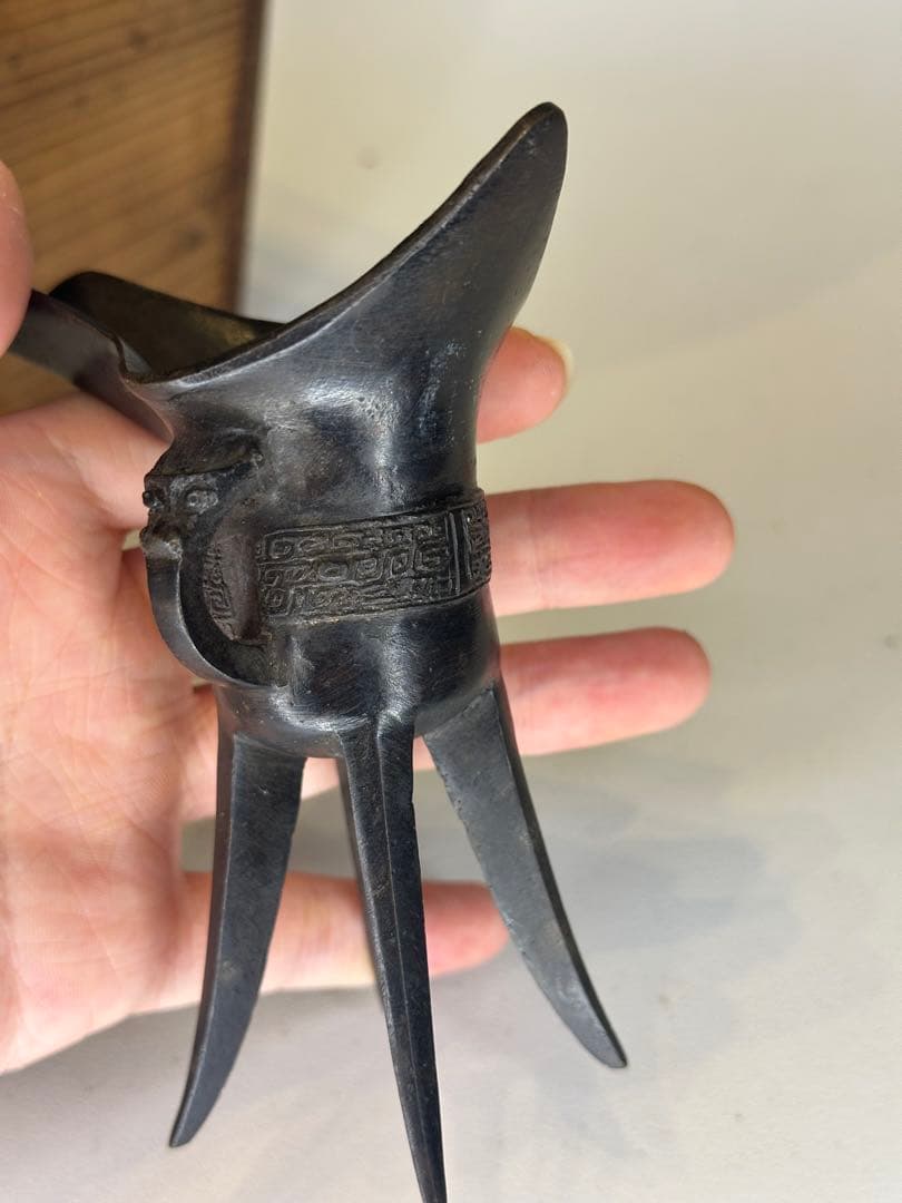 青銅器 三足 酒樽 古美術 中国 木製箱付き 内側文字入り