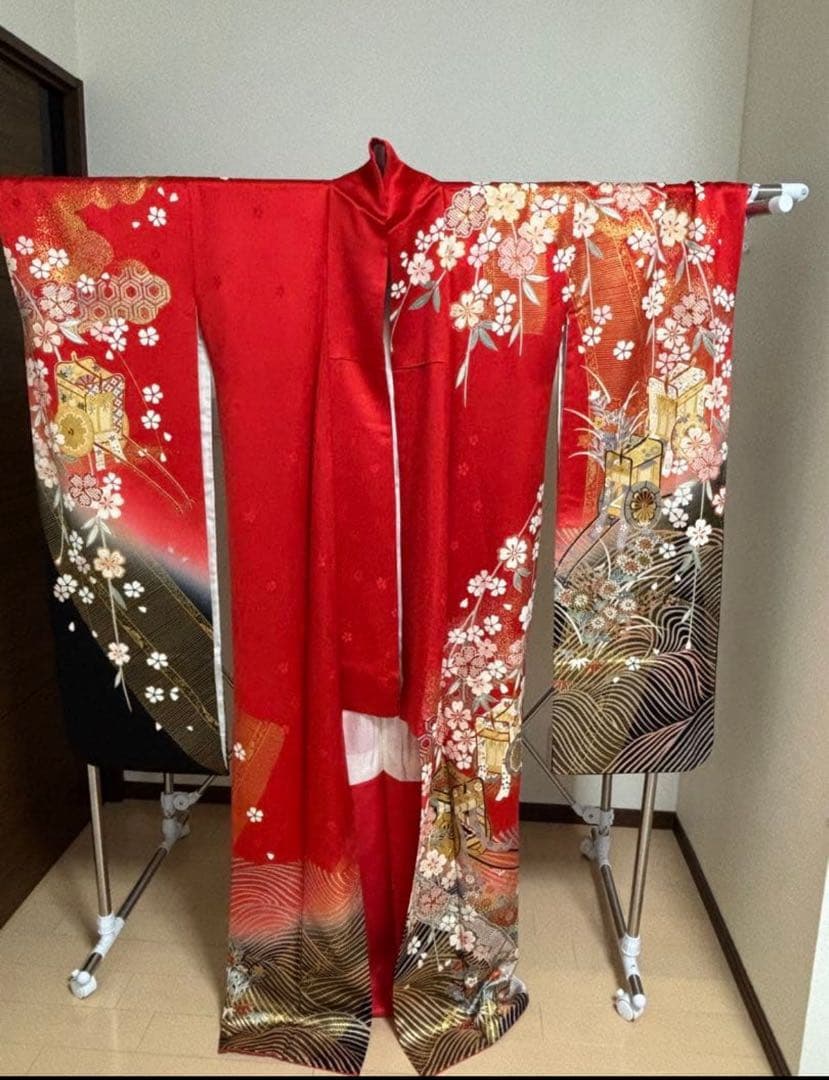 振袖（生絹）と帯の2点