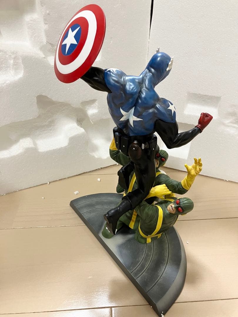 1000体限定　ニューキャプテンアメリカ　コトブキヤ　ファインアートスタチュー