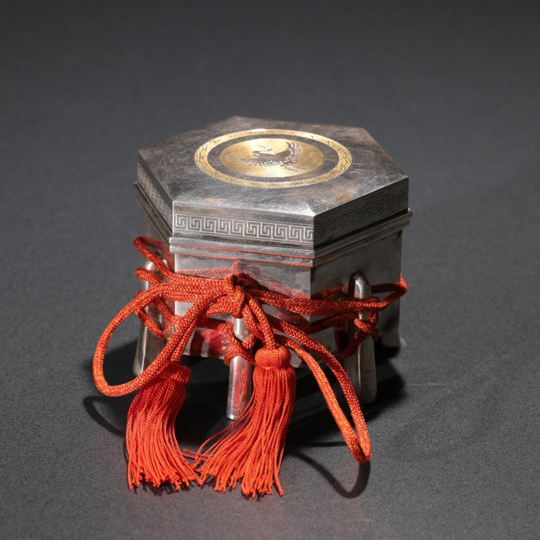 ボンボニエール　六本足六角形行器形飛鶴文 　R1237て