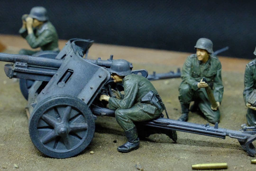 タミヤ 対戦車砲 5cm（1/35） プラモデル完成品　ジオラマベース付き