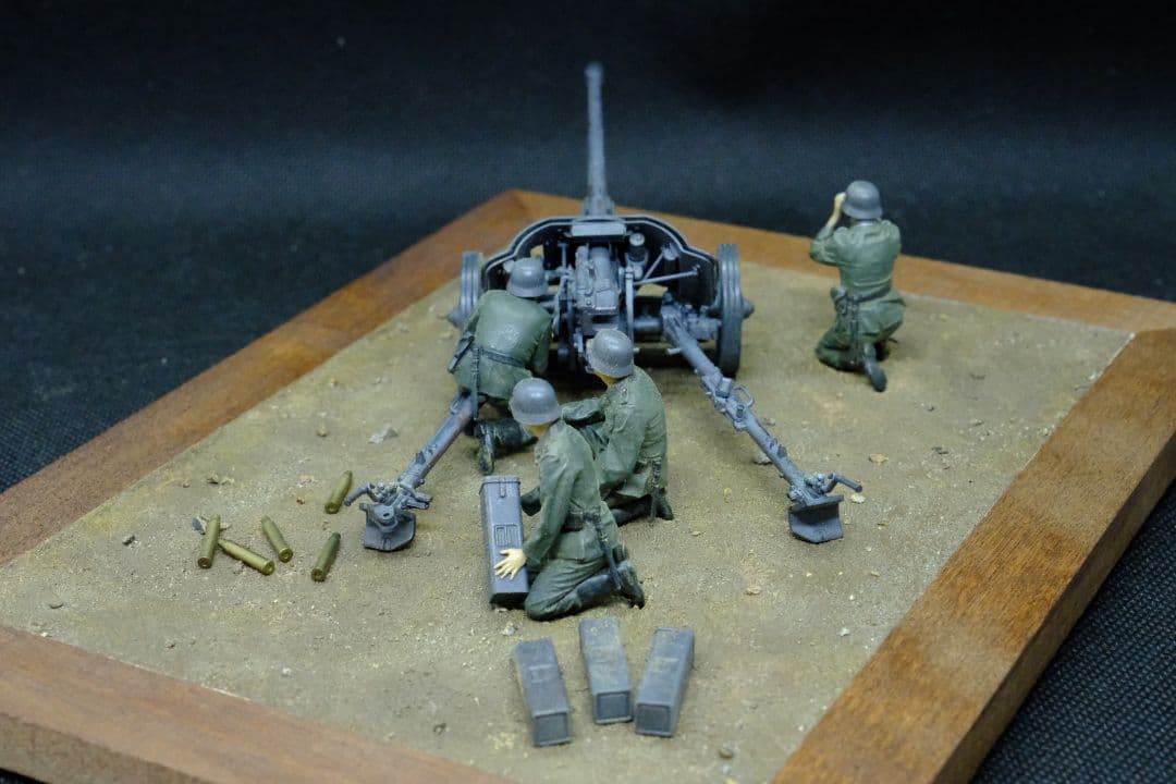 タミヤ 対戦車砲 5cm（1/35） プラモデル完成品　ジオラマベース付き