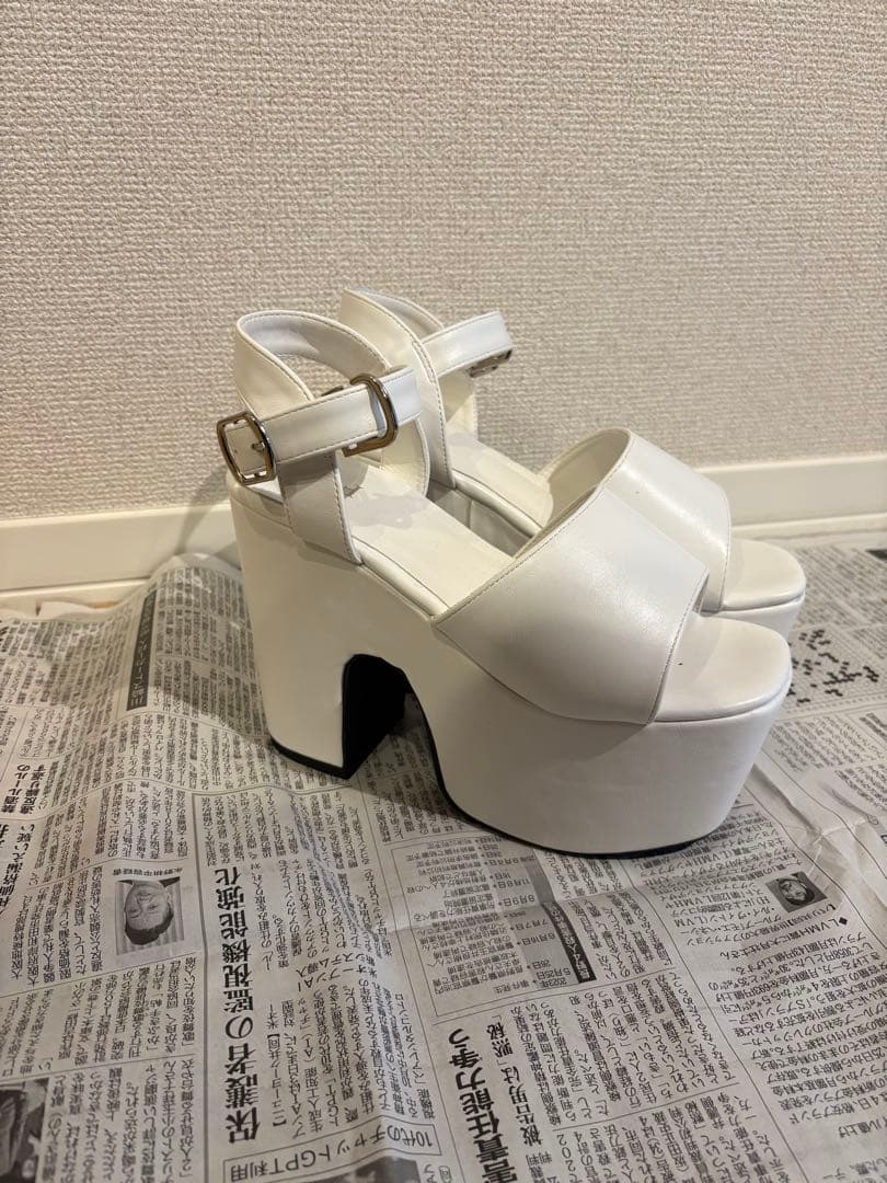 【えっちゃん】ウェディングドレスAライン 刺繍スリーブ有りH0160 5号