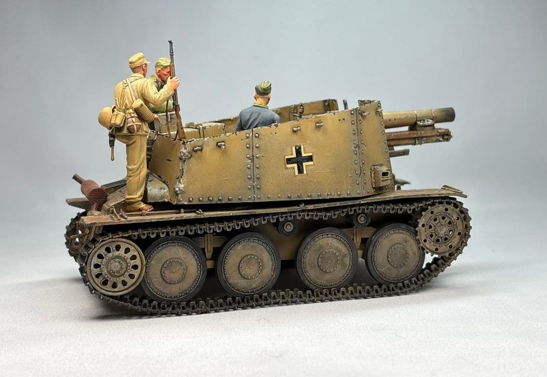 【完成品】サイバーホビー 1/35 自走歩兵砲 グリレH型 フィギュア3体付き