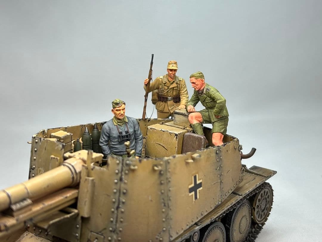 【完成品】サイバーホビー 1/35 自走歩兵砲 グリレH型 フィギュア3体付き