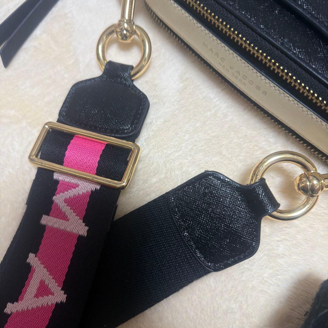 Marc Jacobs ブラック ショルダーバッグ スナップショット