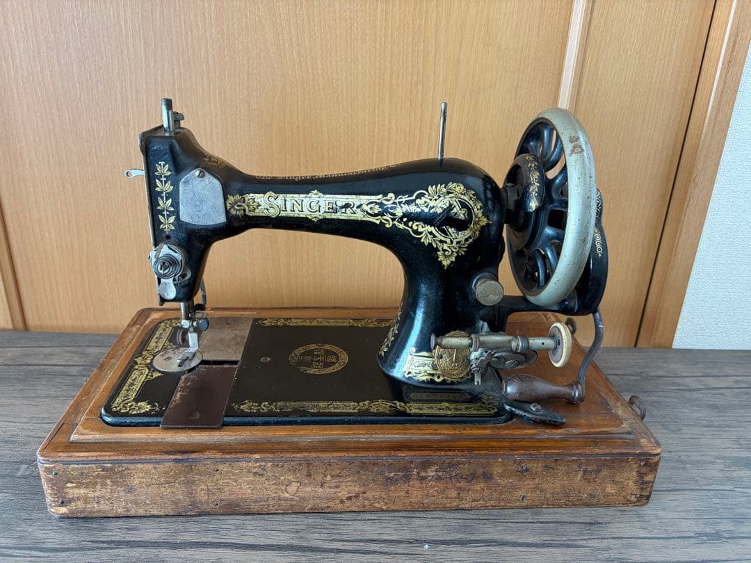 SINGERミシン 金色装飾付き