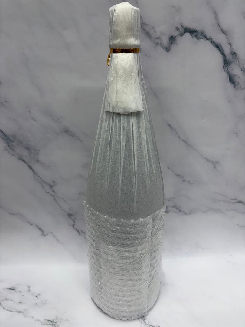 新品　未開栓　森伊蔵 焼酎 1800ml 桐箱入り　かめ壷焼酎　芋焼酎