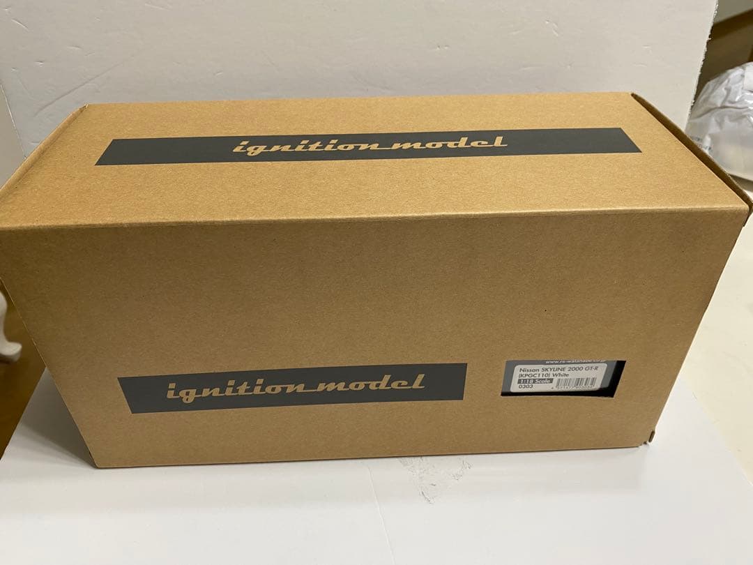 ミニカー　1/18 スカイラインGT-R イグニッションケンメリ　ホワイト
